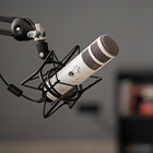 -бр-12-Препознај-ИКТ-вифи_0002_side-view-radio-microphone-with-copy-space